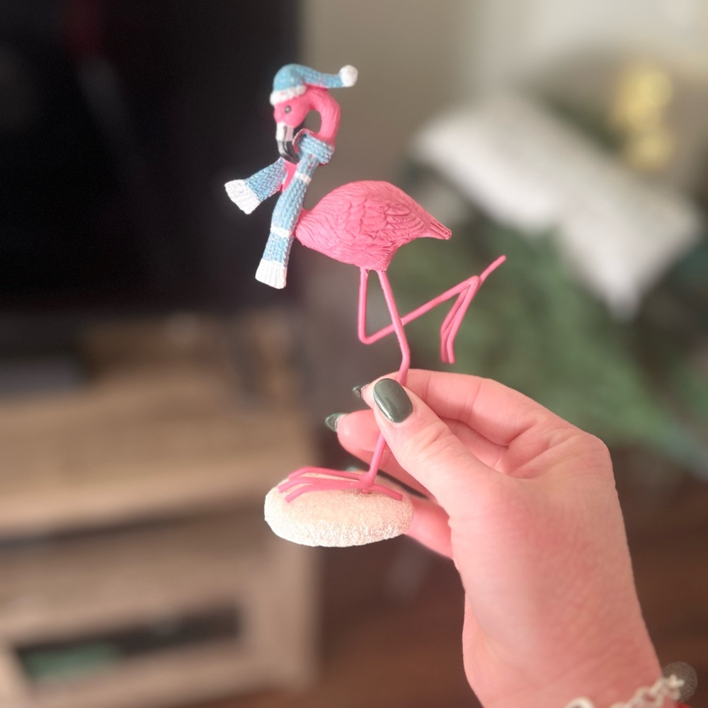 winter flamingo decor piece